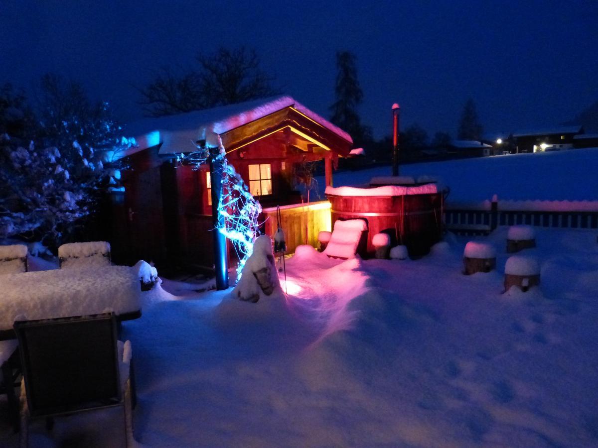 Suite Sinja Erlebnisferienwohnung Hausham Buitenkant foto